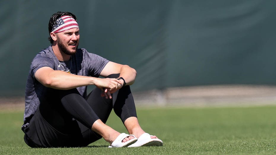 Pirates Star Paul Skenes Strikes Out for Charity with Gary Sinise Foundation