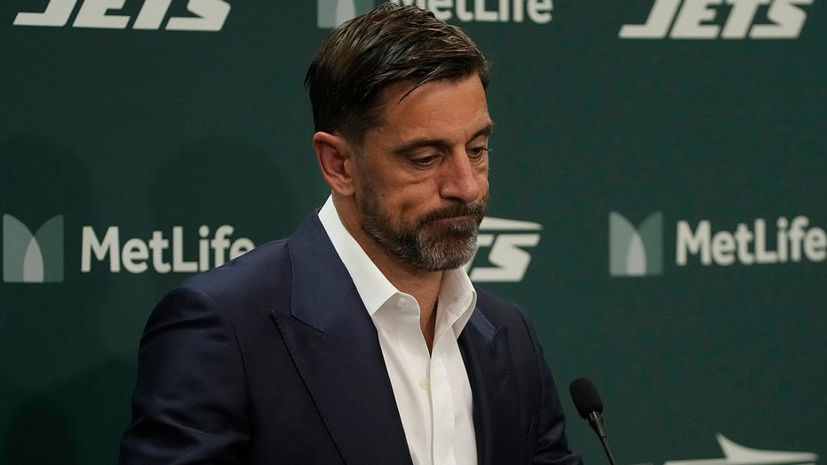 Aaron Rodgers Could Retire if Vikings Don't Make Offer: Report