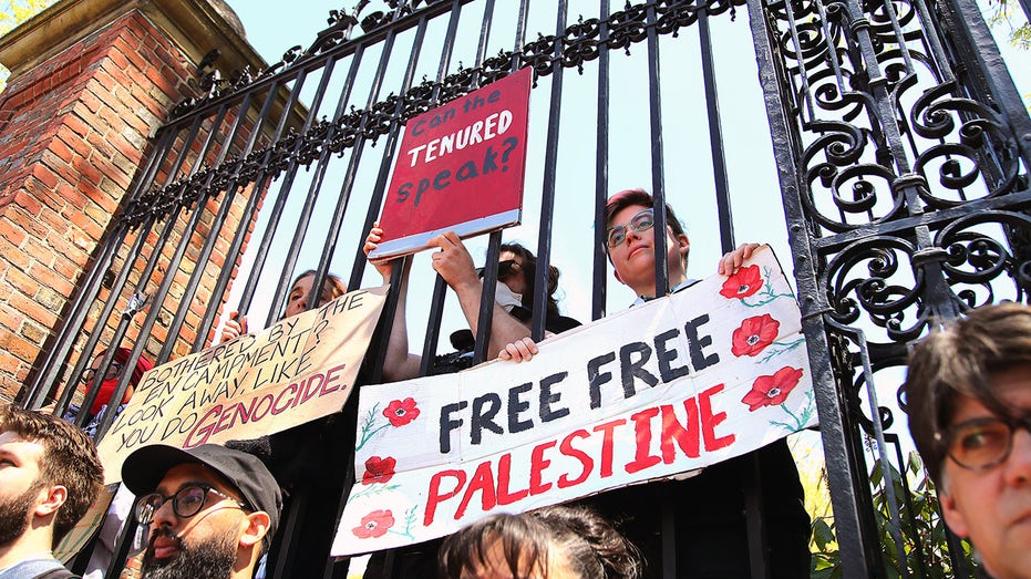 Trump Administration Pressures Harvard to Address Antisemitism or Risk Losing Billions in Federal Funding