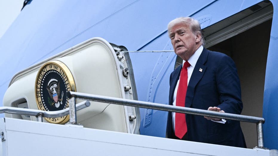 Trump Seals EU Trade Deal, Presses Fed for Rate Cuts in Pivotal Economic Week
