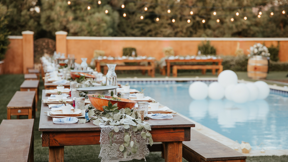 10 Must-Have Items for the Ultimate Backyard Wedding