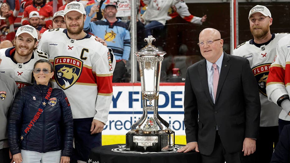 Panthers Punch Third Straight Stanley Cup Final Ticket with 5-3 Win Over Hurricanes