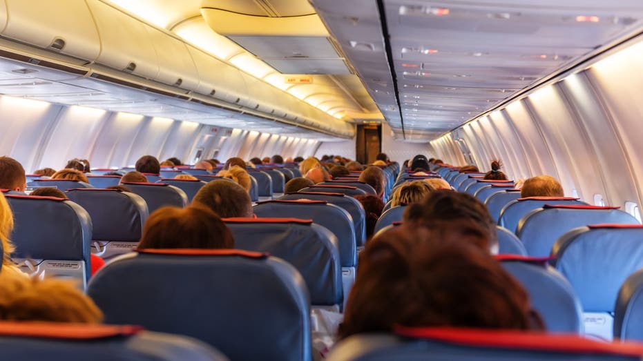 Savvy Mom’s Airline Seat Hack Stuns Travelers with Clever Row Takeover