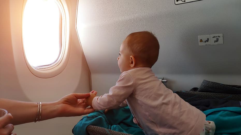 Airline Passenger 'Guilted' Into Giving Up Window Seat for Baby—Internet Has Thoughts
