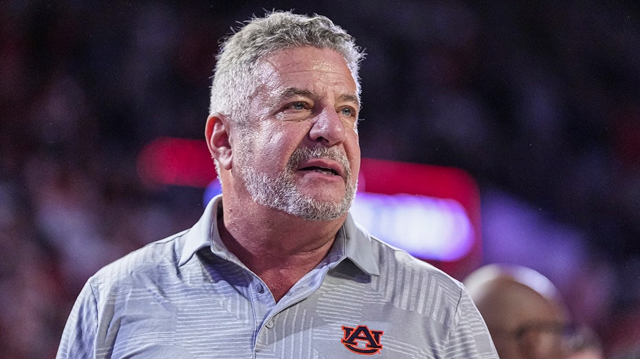 Bruce Pearl Slams Obama Over Gaza Aid Stance, Demands Hamas Action