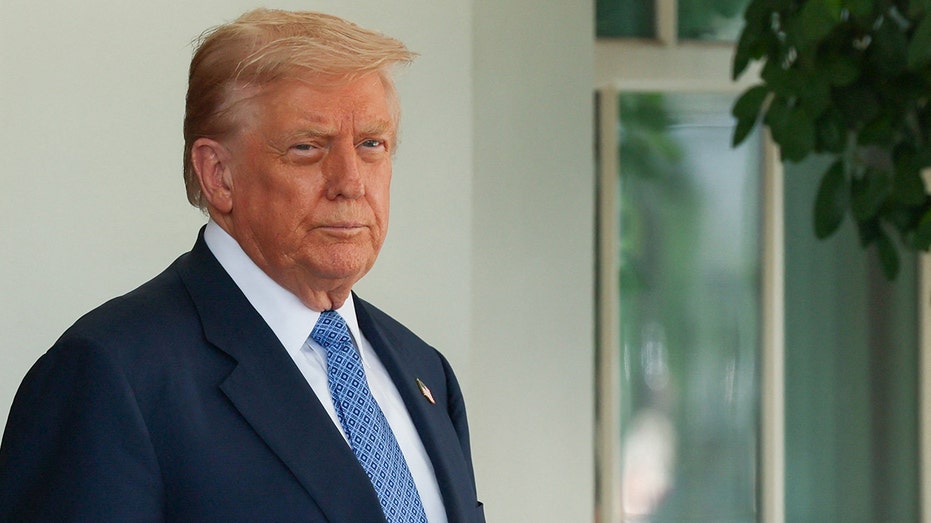 Trump's Putin Meeting: A High-Stakes Gambit in Alaska