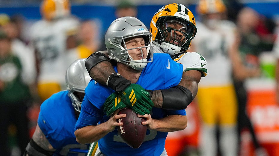 NFL Week 14 2025: Playoff Stakes and Historic Milestones Signal a Season Crossroads