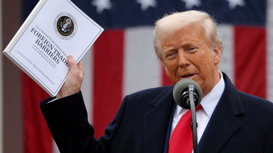 Trump’s Tariff Plan Hangs in Balance as Court Battles Escalate