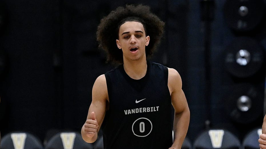 Vanderbilt Player Bolts to Transfer Portal Just Minutes After March Madness Loss