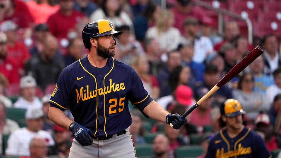 Ex-MLB Star Darin Ruf Sues Reds Over Career-Ending Tarp Roller Injury