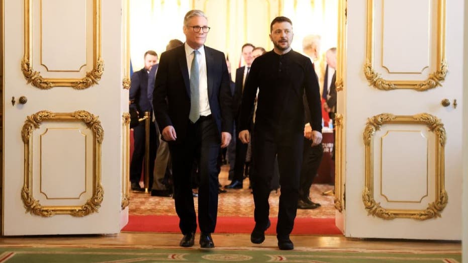 UK Prime Minister Lays Out Ukraine Peace Deal Framework as Zelenskyy Faces Resignation Calls
