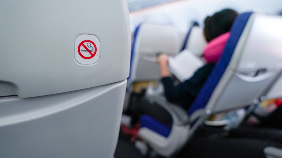 Vaping on Planes: Reddit Debate Exposes How Sensors Catch Every Puff