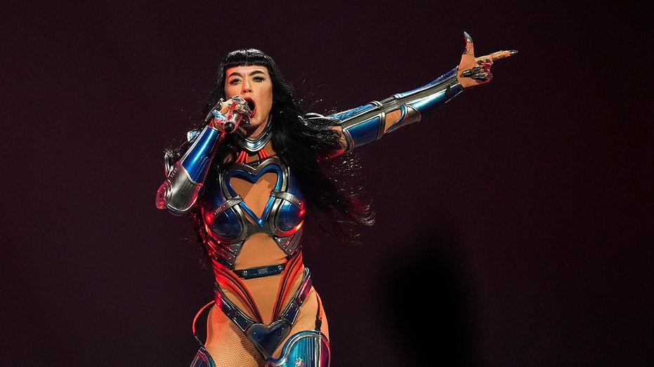 Katy Perry Dangles Midair in Terrifying San Francisco Concert Malfunction