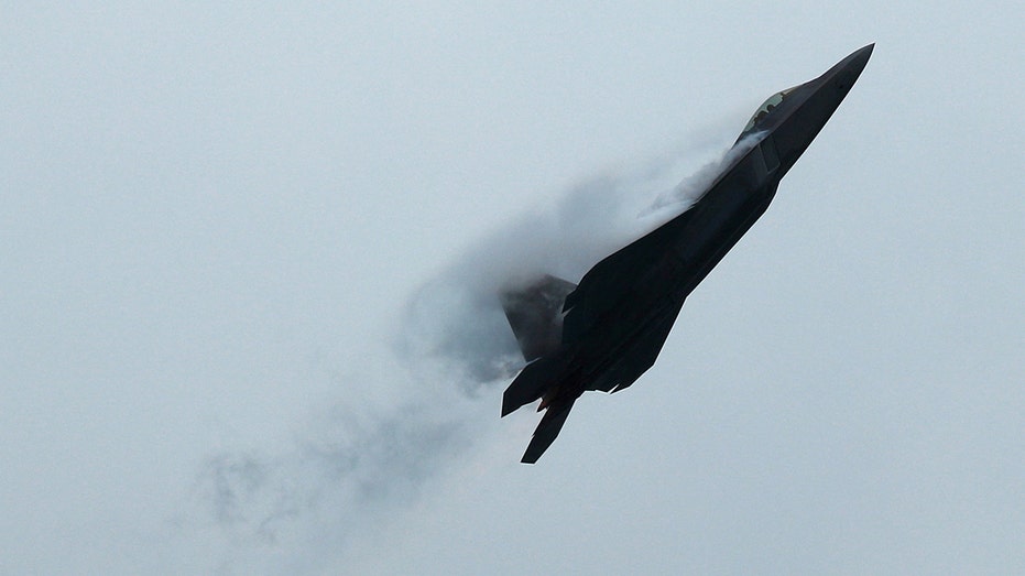 Pentagon Set to Award Next-Gen Fighter Jet Contract in $20 Billion Showdown