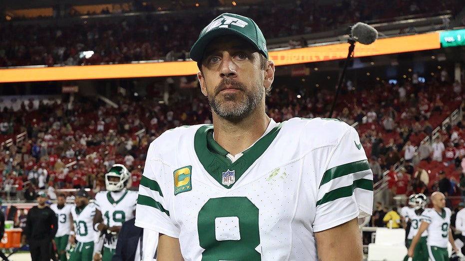 Steelers’ Highsmith Shrugs Off Aaron Rodgers Rumors: ‘Not a Distraction’