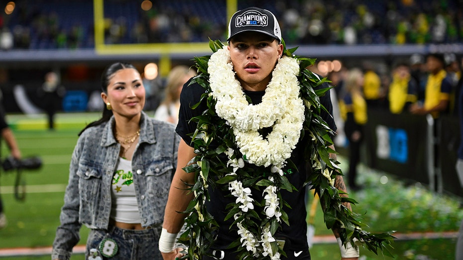 Beyond the Scoreboard: How Social Media and Rookie Rivalries Reveal Cleveland Browns’ Quarterback Crisis