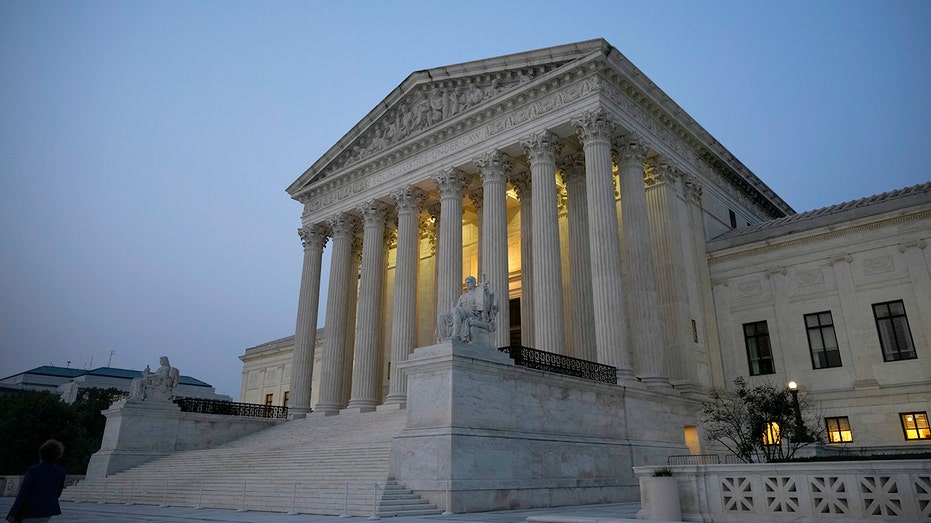 Ex-NFL Star Slams College Athlete Pay as Supreme Court Ruling Looms