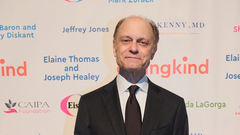 David Hyde Pierce Honors Reagan's Legacy in Alzheimer's Awareness Gala