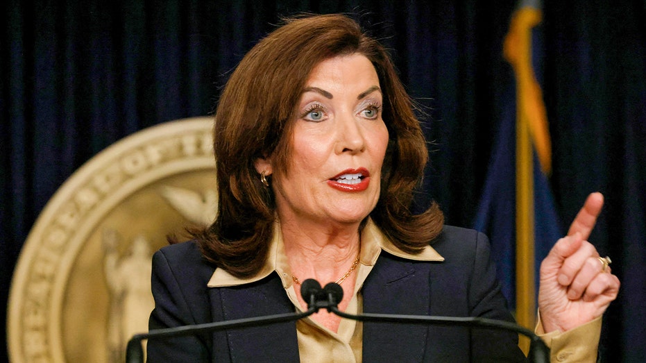 Hochul Raises $12M for 2026 Re-Election Amid Poor Polls and Mamdani Endorsement Pressure