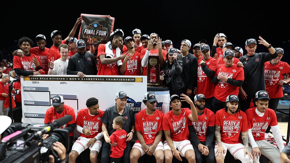 Houston Dominates Tennessee, Punches Ticket to Final Four