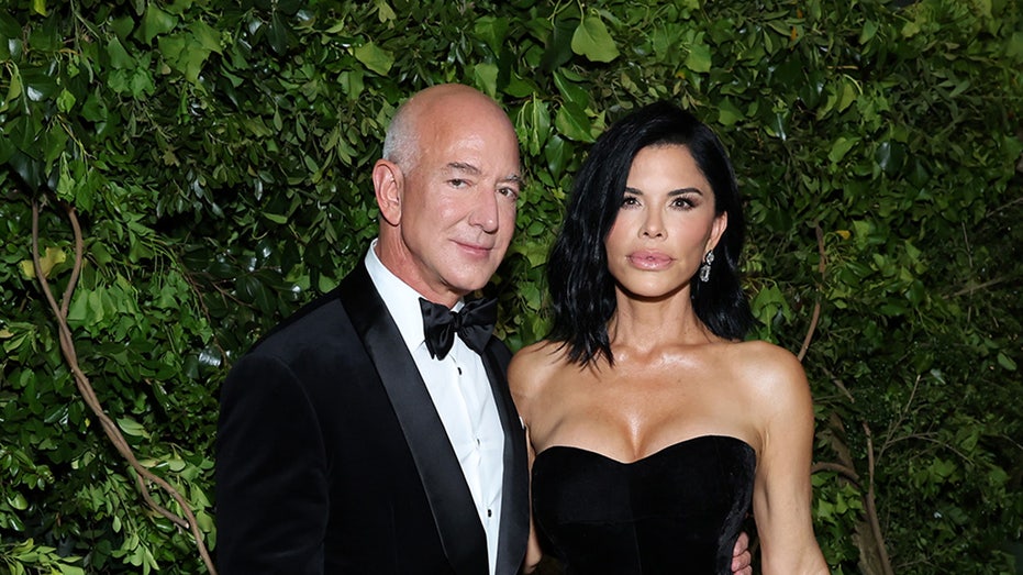 Jeff Bezos and Lauren Sánchez Shift Venice Wedding Venue Amid Protests and Star-Studded Arrival