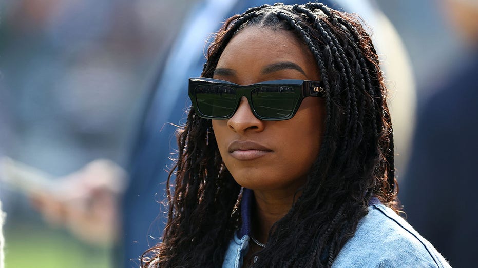 Simone Biles’ Old Post Sparks Firestorm in Trans Athlete Debate with Riley Gaines