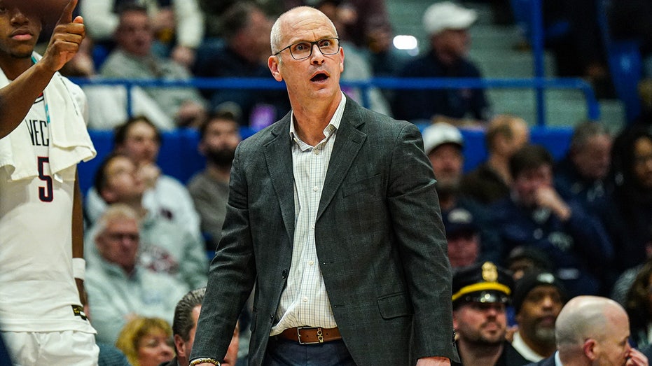 Dan Hurley Rejects Knicks Coaching Buzz, Stays Committed to UConn’s Title Chase