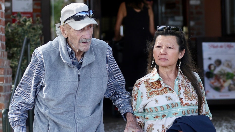 Gene Hackman and Wife's Deaths Raise Questions Amid Ongoing Investigation